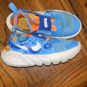 USED 2023
Flex Runner 2 Lil PS 'Octopus' Kids Sneakers Size 13c